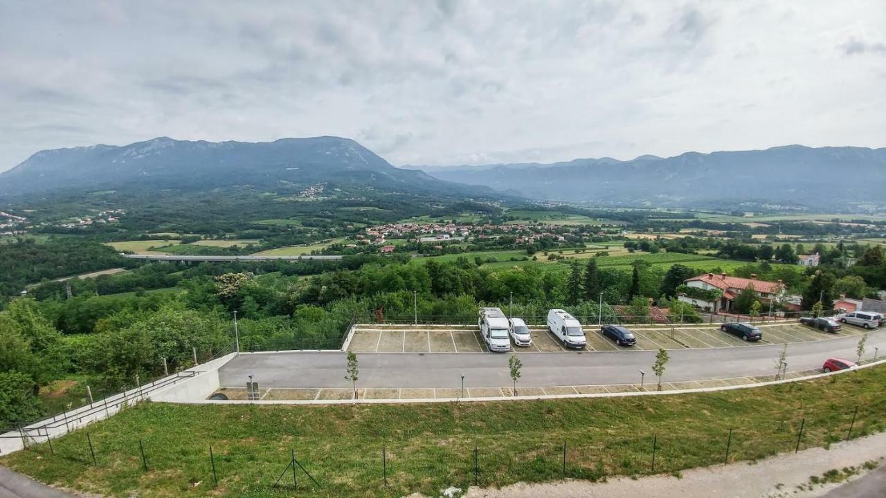 Apartma In Soba Vipavski Kriz Ajdovščina エクステリア 写真